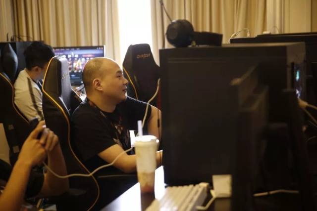 与社媒叙事 与社媒叙事