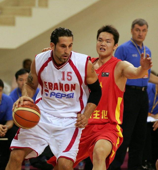 两人一主一 两人一主一